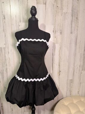 Inspired Hearts Black & White Scalloped Bubble Dress Size L